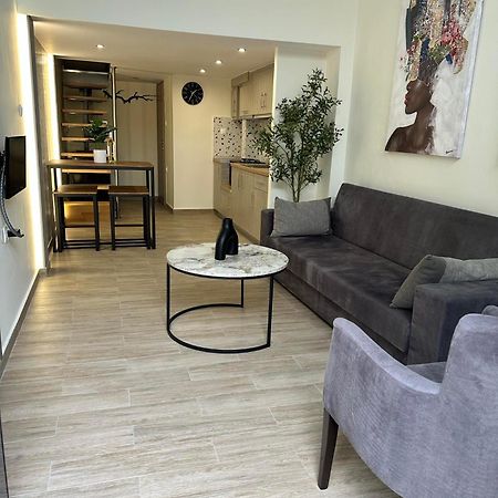 Trainstation Apartment In סלוניקי מראה חיצוני תמונה